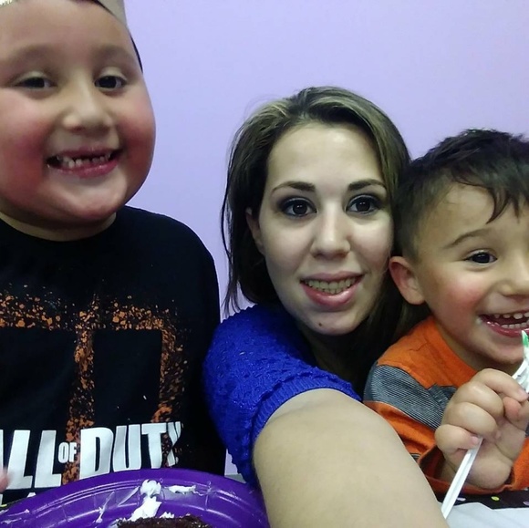 Meet your Posher, Sharon - Picture 4 of 8